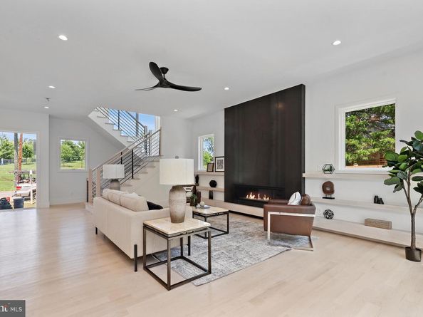 4810 3rd Street N, Arlington VA 22203