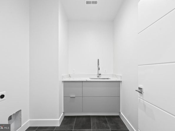 4810 3rd Street N, Arlington VA 22203