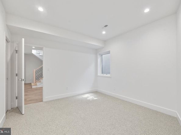 4810 3rd Street N, Arlington VA 22203