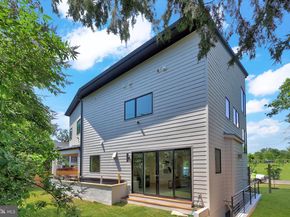 4810 3rd Street N, Arlington VA 22203
