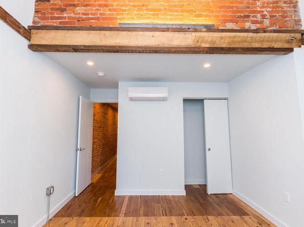 992 N 5TH Street, Philadelphia PA 19123