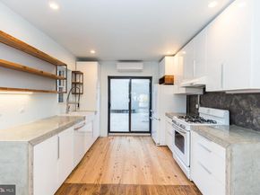 992 N 5TH Street, Philadelphia PA 19123