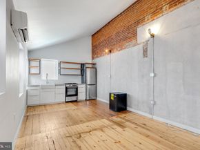 992 N 5TH Street, Philadelphia PA 19123