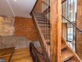 992 N 5TH Street, Philadelphia PA 19123