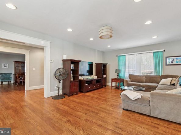 140 N Rolling Road, Springfield PA 19064