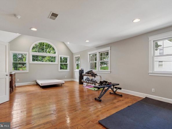 140 N Rolling Road, Springfield PA 19064