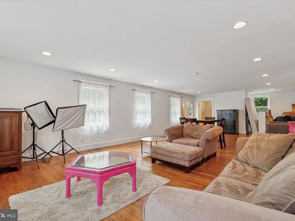 140 N Rolling Road, Springfield PA 19064