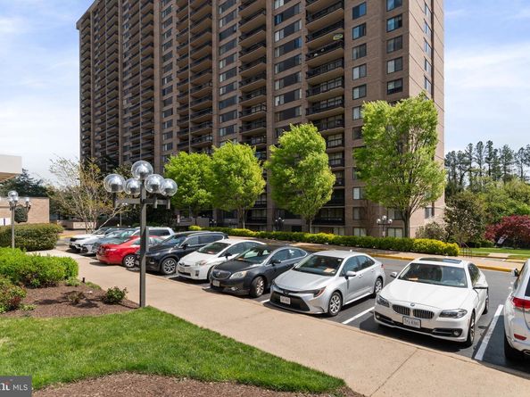3705 S George Mason Drive 2202S, Falls Church VA 22041
