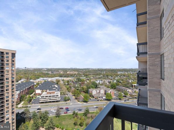 3705 S George Mason Drive 2202S, Falls Church VA 22041