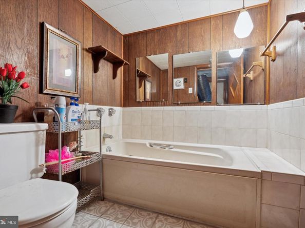 5450 Erdrick Street, Philadelphia PA 19124