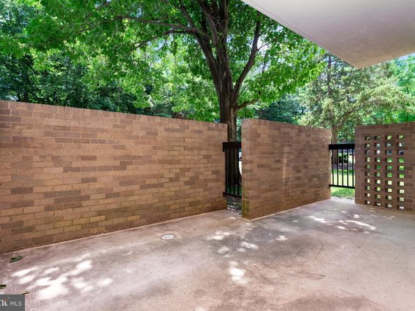 3713 S George Mason Drive T5, Falls Church VA 22041