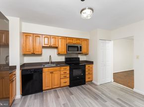 3713 S George Mason Drive T5, Falls Church VA 22041