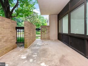 3713 S George Mason Drive T5, Falls Church VA 22041