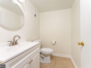 3713 S George Mason Drive T5, Falls Church VA 22041