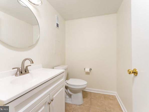 3713 S George Mason Drive T5, Falls Church VA 22041