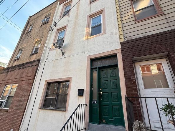 2246 S 15TH Street, Philadelphia PA 19145