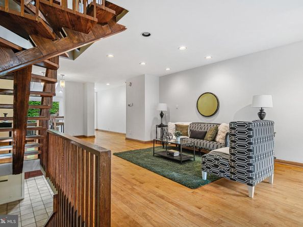 333 S 6TH Street, Philadelphia PA 19106