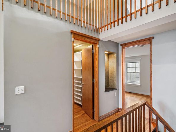 333 S 6TH Street, Philadelphia PA 19106