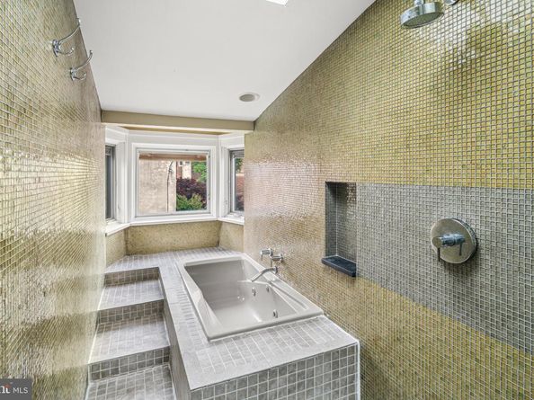 333 S 6TH Street, Philadelphia PA 19106