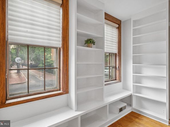 333 S 6TH Street, Philadelphia PA 19106