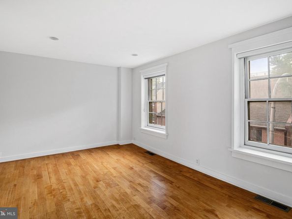 333 S 6TH Street, Philadelphia PA 19106