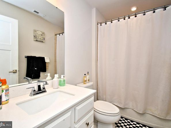 8043 Milltown Circle, Cheltenham PA 19012