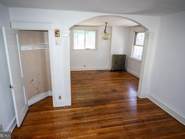 6982 Clinton Road, Upper Darby PA 19082