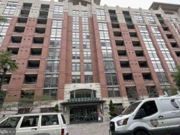 1021 N Garfield Street 740, Arlington VA 22201