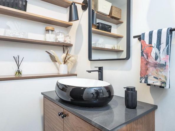 283 Locust Street, Philadelphia PA 19106