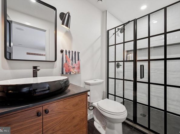 283 Locust Street, Philadelphia PA 19106