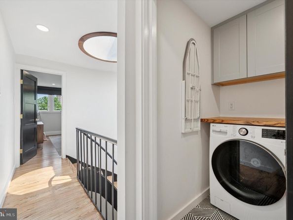283 Locust Street, Philadelphia PA 19106