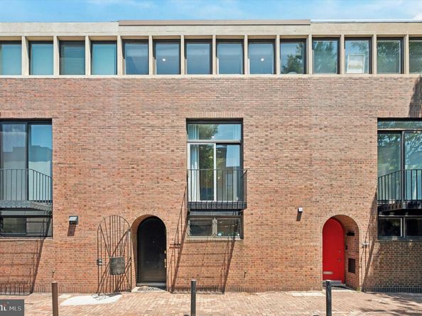 283 Locust Street, Philadelphia PA 19106