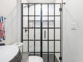 283 Locust Street, Philadelphia PA 19106