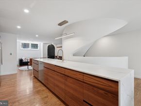 283 Locust Street, Philadelphia PA 19106