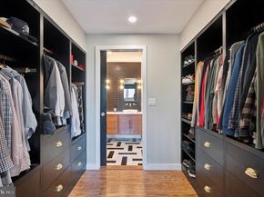 283 Locust Street, Philadelphia PA 19106