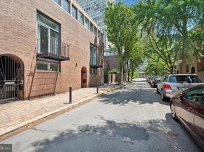 283 Locust Street, Philadelphia PA 19106