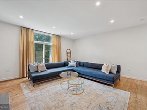 283 Locust Street, Philadelphia PA 19106