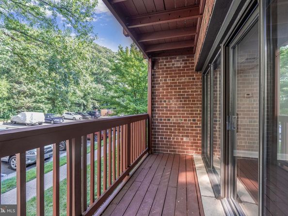 49 Skyhill Road 201, Alexandria VA 22314
