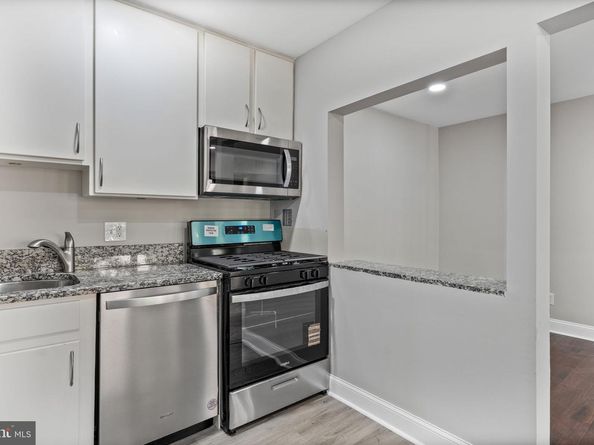 49 Skyhill Road 201, Alexandria VA 22314