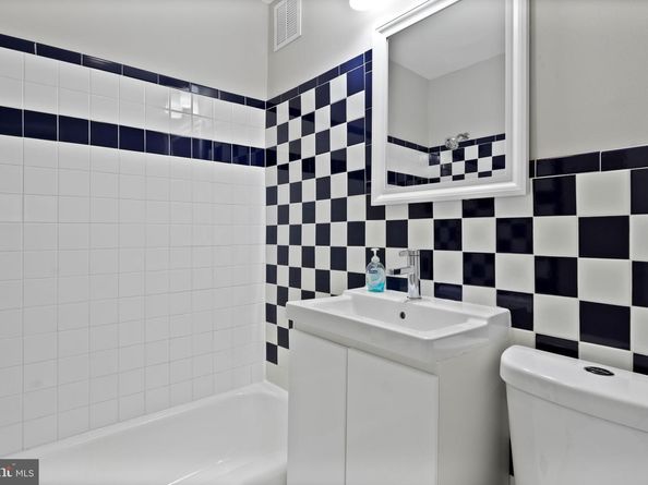 49 Skyhill Road 201, Alexandria VA 22314