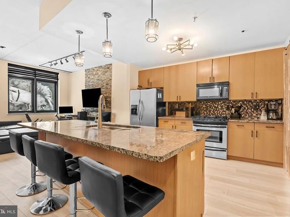 1352 South Street 216, Philadelphia PA 19147