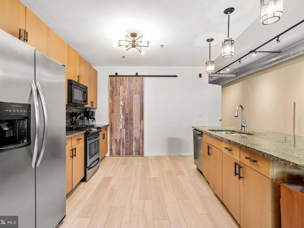 1352 South Street 216, Philadelphia PA 19147