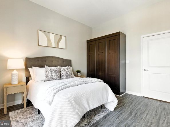 309 Holland Lane 222, Alexandria VA 22314