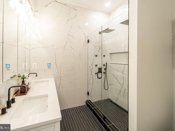1215 Holbrook Terrace NE 1, Washington DC 20002