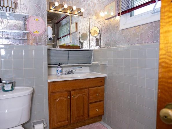 123 Pocasset Road, Philadelphia PA 19115