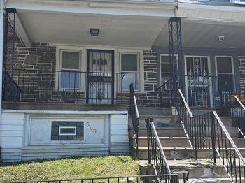 306 E Queen Lane