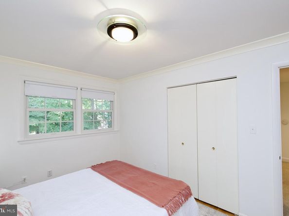 6613 Kerns Road, Falls Church VA 22042