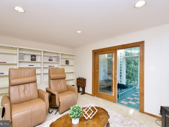 6613 Kerns Road, Falls Church VA 22042