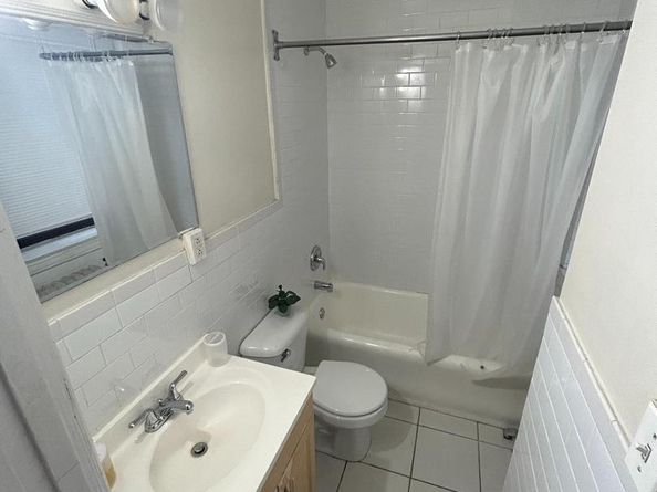 1324 Locust Street 412, Philadelphia PA 19107