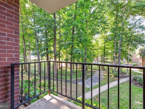 3322 Woodburn Village Drive 13, Annandale VA 22003